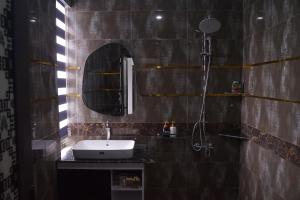 Ένα μπάνιο στο Winner Hotel +64 φωτογραφίες