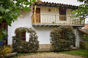 Κήπος έξω από το Hotel Pueblo Dorado Sesquilé