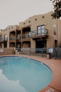 Bazén v ubytování Southwest Inn at Sedona nebo v jeho okolí