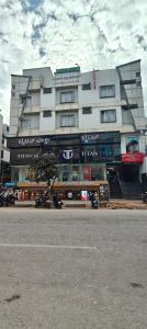 Tòa nhà nơi khách sạn tọa lạc