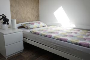 Φωτογραφία από το άλμπουμ του Gemütliche Wohnung mit großer Dachterrasse σε Röhrsen