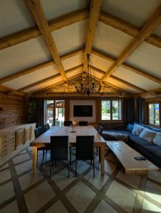 Posezení v ubytování Appt de charme dans chalet - liberté & nature