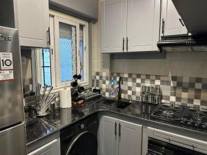 Η κουζίνα ή μικρή κουζίνα στο The HQ +14 φωτογραφίες