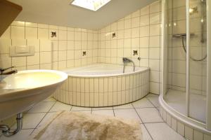 Koupelna v ubytování Apartments in Wieda