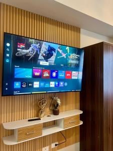 Μια τηλεόραση ή/και κέντρο ψυχαγωγίας στο Cebu City Harmony Staycation