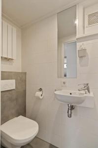 Et badeværelse på Have e nice stay! - Juul 18, free parking + 7 billeder