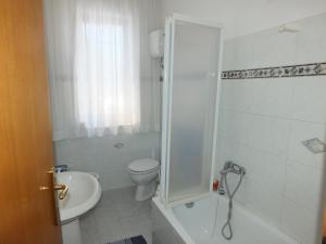 Koupelna v ubytování Villa Dafne mare Fondi Sperlonga + 37 fotografií