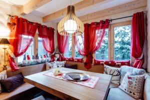 Photo de la galerie de l'établissement Chalet CLAUDIA by MoniCare, à Scharnitz 27 autres photos