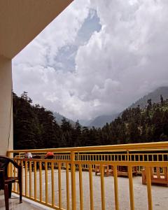 Nespecifikovaný výhled na hory nebo výhled na hory při pohledu z hotelu