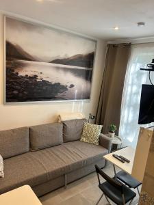 TV/trung tâm giải trí tại Studio confortable, tout équipé, balcon ,hyper centre ville