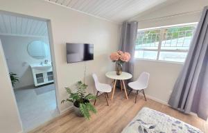 Postel nebo postele na pokoji v ubytování SleepINN at Dumont