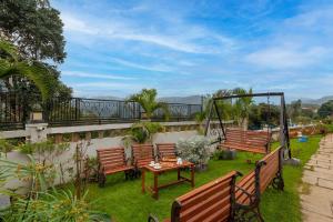 Zahrada ubytování StayVista at Aashirwaad Villa