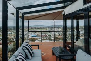 Nespecifikovaný výhled na hory nebo výhled na hory při pohledu z prázdninového domu + 5 fotografií