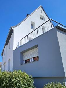 Το κτήριο όπου στεγάζεται  το διαμέρισμα