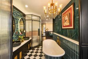 Gallery image of Lumiere Boutique Vỹ Dạ in Thôn Lại Thê +29 photos