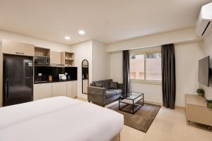 Η κουζίνα ή μικρή κουζίνα στο Brassbell l New Cairo l next to AUC