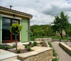 Gallery image of Family friendly house with a swimming pool Bartolici, Central Istria - Sredisnja Istra - 21934 in Livade +22 photos