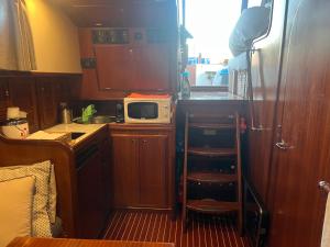 バレンシアにあるXanqueteの電子レンジとシンク付きの小さなキッチン +27枚の写真