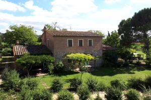 Κήπος έξω από το Villa Borgo Alloccara by MMega