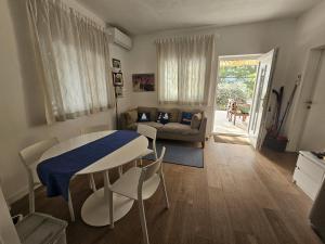 Χώρος καθιστικού στο Beachfront amazing sunset house