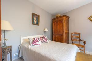 Gallery image of Au Paradis Des Hotes - Chambre Ile in Fouras +12 photos
