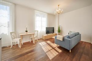 Χώρος καθιστικού στο Bern 4, Modern City Apartment Bern, big privat terrace