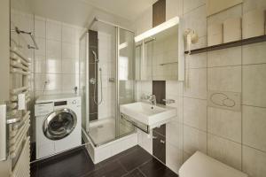 Ένα μπάνιο στο Bern 4, Modern City Apartment Bern, big privat terrace +10 φωτογραφίες