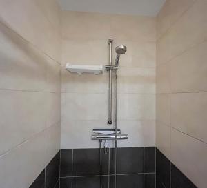 Ένα μπάνιο στο Parking privé, Terrasse & Jardin, Cosy & Moderne +25 φωτογραφίες