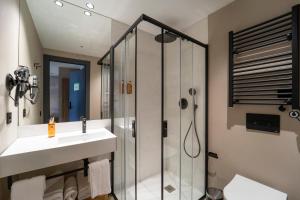 Vannituba majutusasutuses Heritage Suites Oviedo +98 fotot