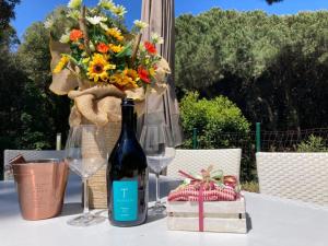 Nápoje v ubytování Cozy villa with garden near the sea