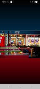 Et kasino i ferieparken eller i nærheden