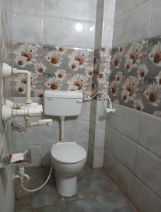 Ένα μπάνιο στο International Guest House