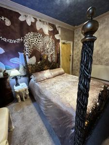 Gallery image of Enjoy An African Adventure In The Heart Of Swansea in Swansea