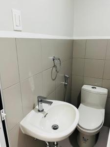 Ένα μπάνιο στο Dagupan Condo Stay