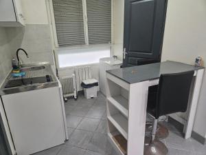 Kuchyň nebo kuchyňský kout v ubytování Charmant studio a Montélimar - Cœur de la ville !