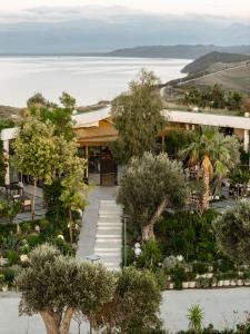 Příroda nedaleko hotelu + 254 fotografií