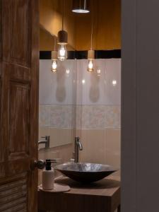 Ένα μπάνιο στο Bamboo House