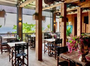 Restaurace v ubytování Whale Tails Boutique Hotel