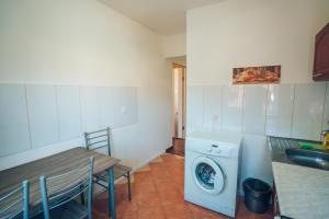 Кухня или мини-кухня в Apartment in the city center
