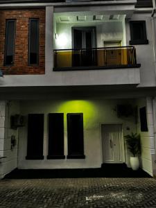 Το κτήριο όπου στεγάζεται  το διαμέρισμα