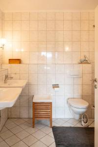 Koupelna v ubytování Romantic old building villa near Nürburgring + 37 fotografií