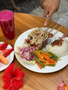 Φαγητό σε αυτό το δωμάτιο σε οικογενειακή κατοικία ή κάπου εκεί κοντά