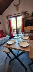 Χώρος καθιστικού στο appartement en chalet au pied des pistes