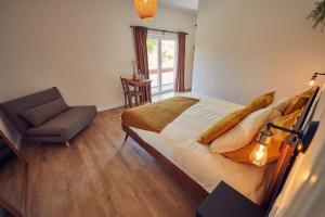 Postel nebo postele na pokoji v ubytování Coliving & Cowork in Ericeira by Barefoot Portugal + 85 fotografií