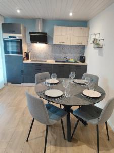 Η κουζίνα ή μικρή κουζίνα στο Apartment Kleine Auszeit - stylish & cozy