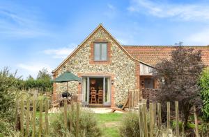 Aed väljaspool majutusasutust The Paddock