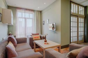 Khu vực ghế ngồi tại Apartment KeyGo #0201 next to the National Gallery