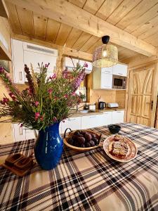 Kuchyň nebo kuchyňský kout v ubytování Domek pod wyciągiem, Tylicz + 8 fotografií