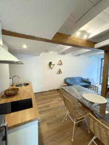 Kuchyň nebo kuchyňský kout v ubytování HOTEL CASAS DA FORTALEZA Casa do Garda