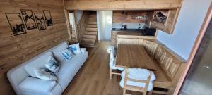 Χώρος καθιστικού στο White Relax